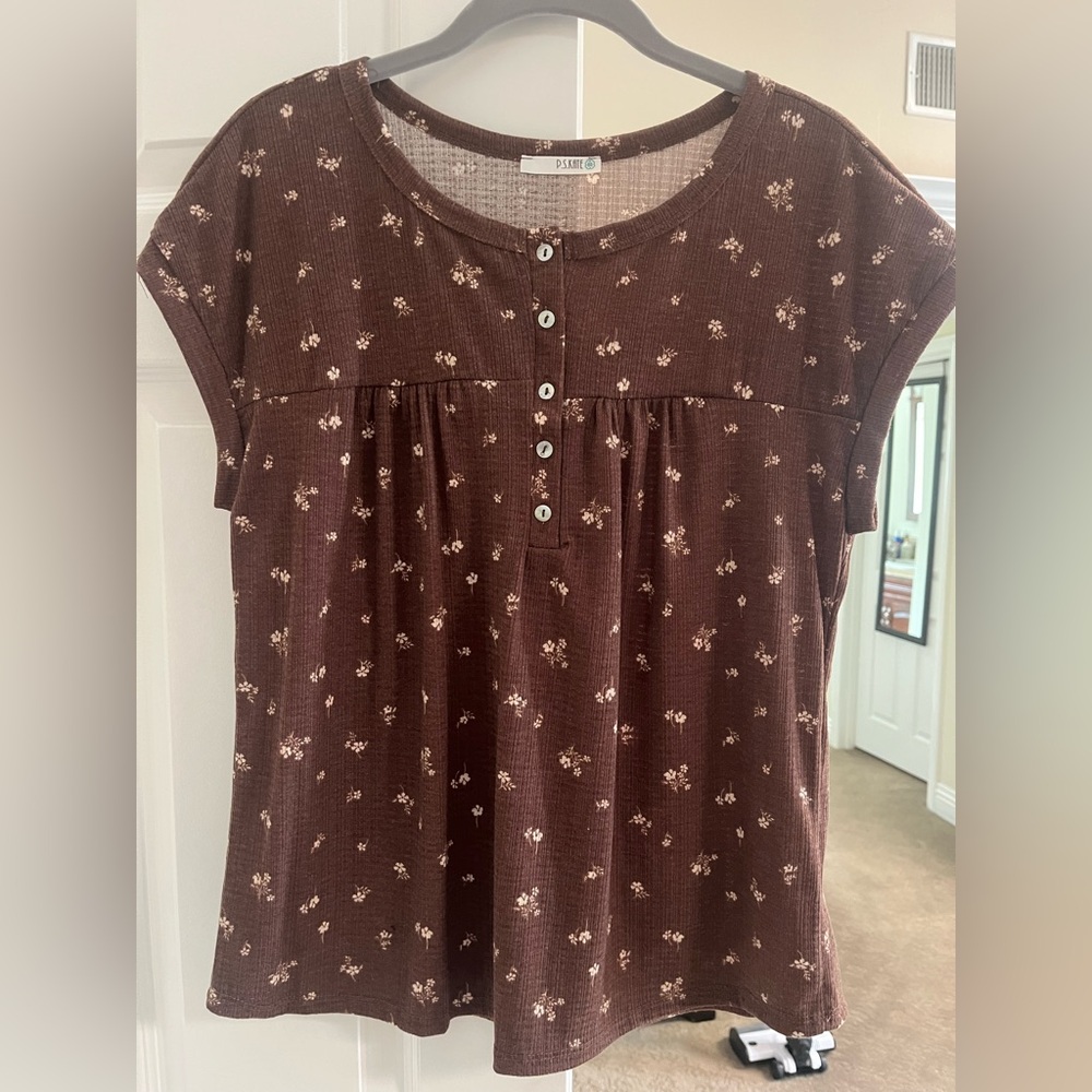 PS Kate NWOT Brown Floral Button-Up Blouse